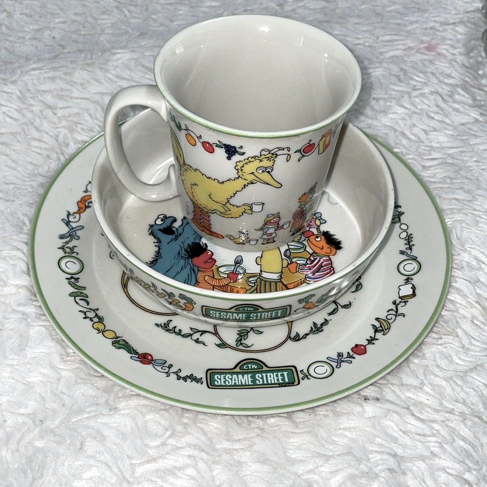 Gorham Fine China Disney child’s place setting Vintage 1976 Sesame Street